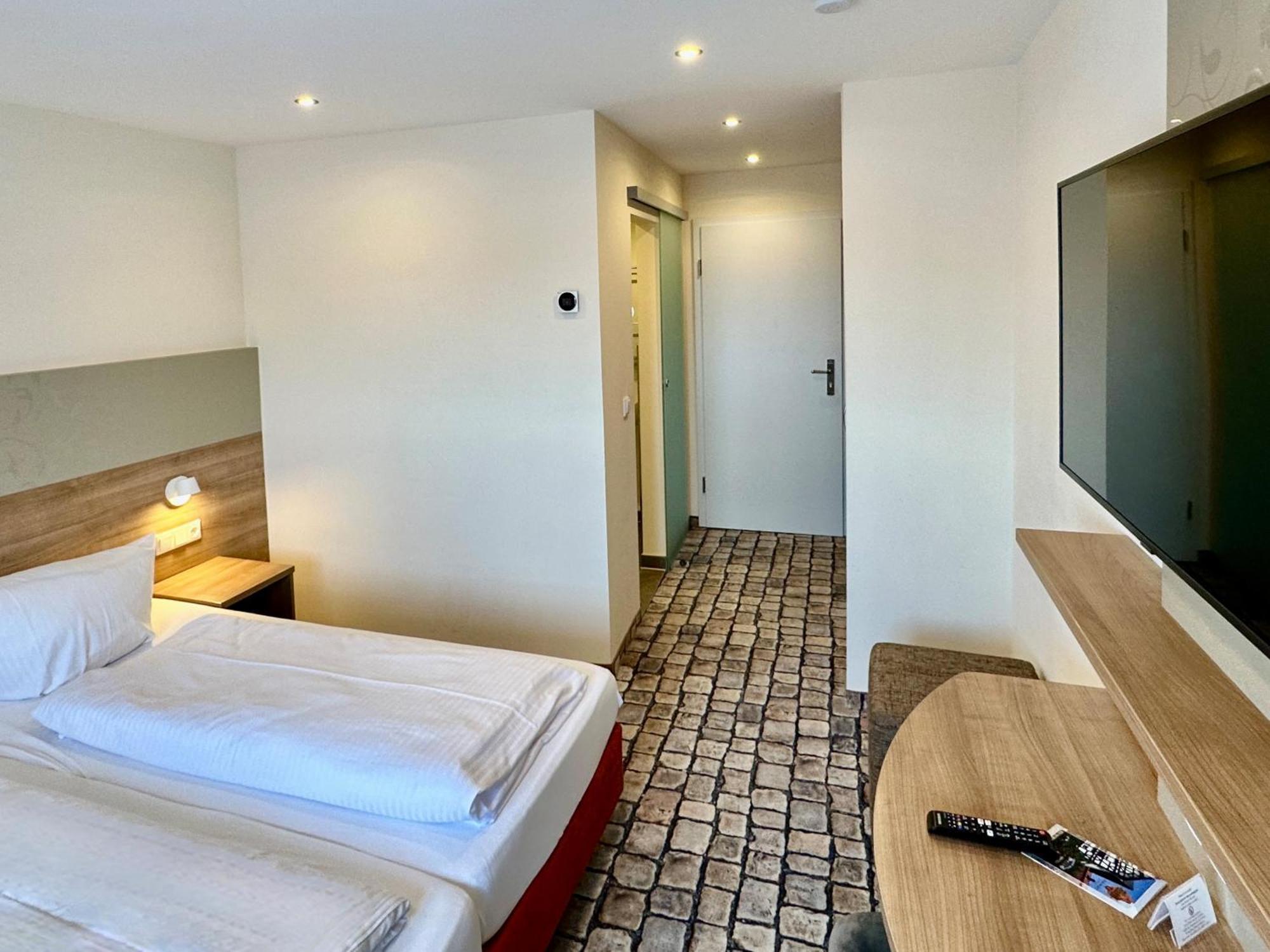 Double Room PLUS Air Conditioning,1535863573:JPEG